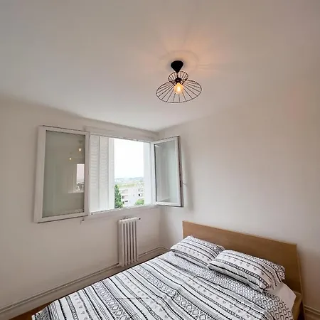 Spacieux Avec Balcon Apartment